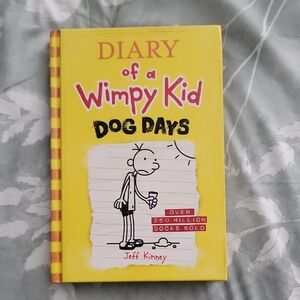 Diary of a Wimpy Kid: Dog Days Book